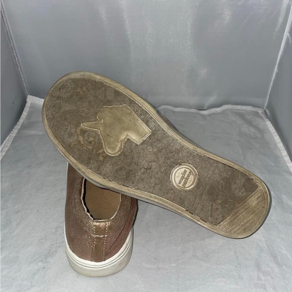 Wonder Nation big girls size 4 rose gold metallic slip on sneakers - Picture 4 of 5